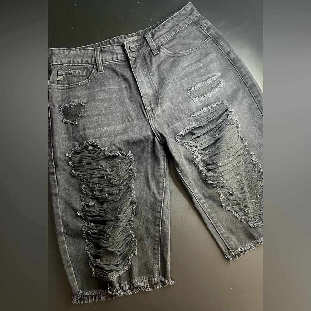 KanCan Signature High Rise Bermuda Stretch Short in Black Size Medium NWT